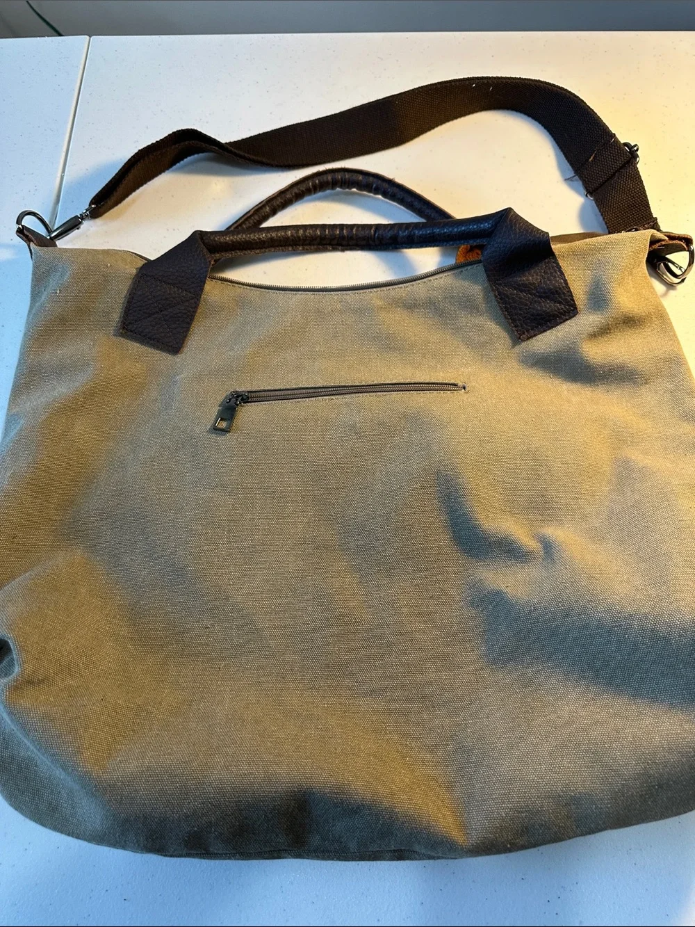 K2 Classic Fashion Canvas Messenger Crossbody Bag Like New